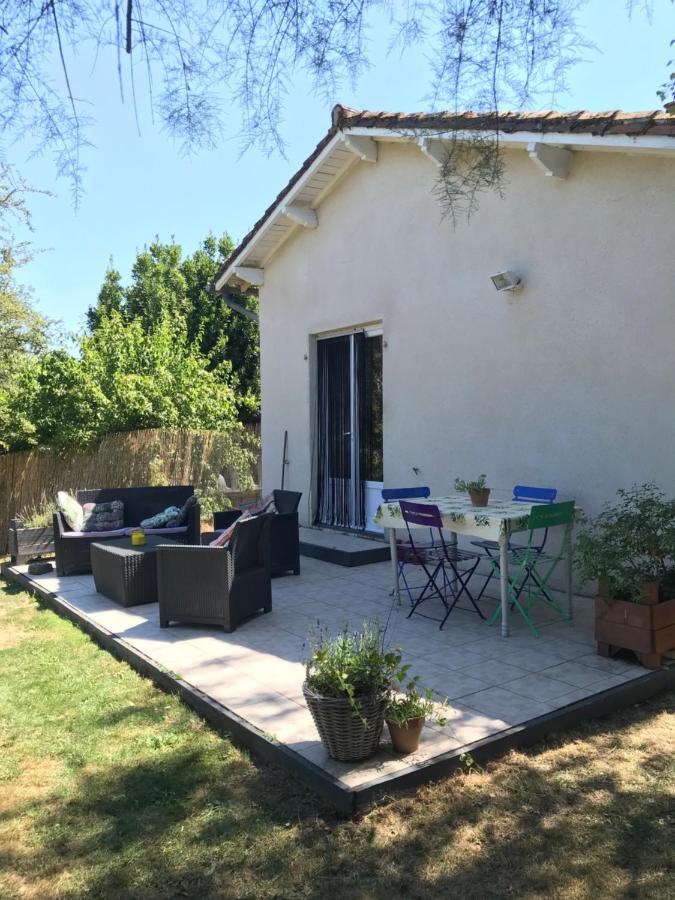 Le Gite Du Petit Renard: A Tranquil Gite With Pool Oradour-Saint-Genest المظهر الخارجي الصورة