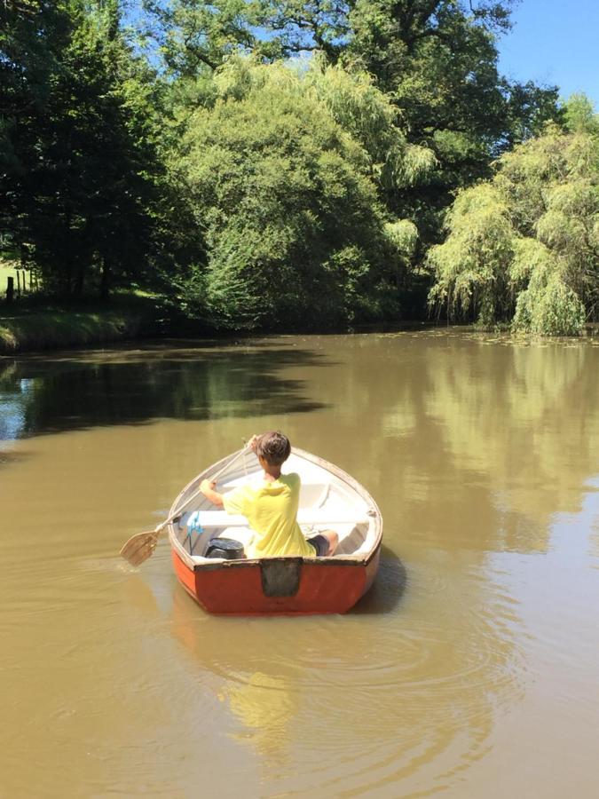 Le Gite Du Petit Renard: A Tranquil Gite With Pool Oradour-Saint-Genest المظهر الخارجي الصورة